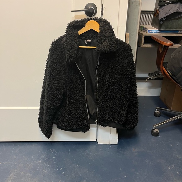 Oversized black teddy zip up - Picture 1 of 3